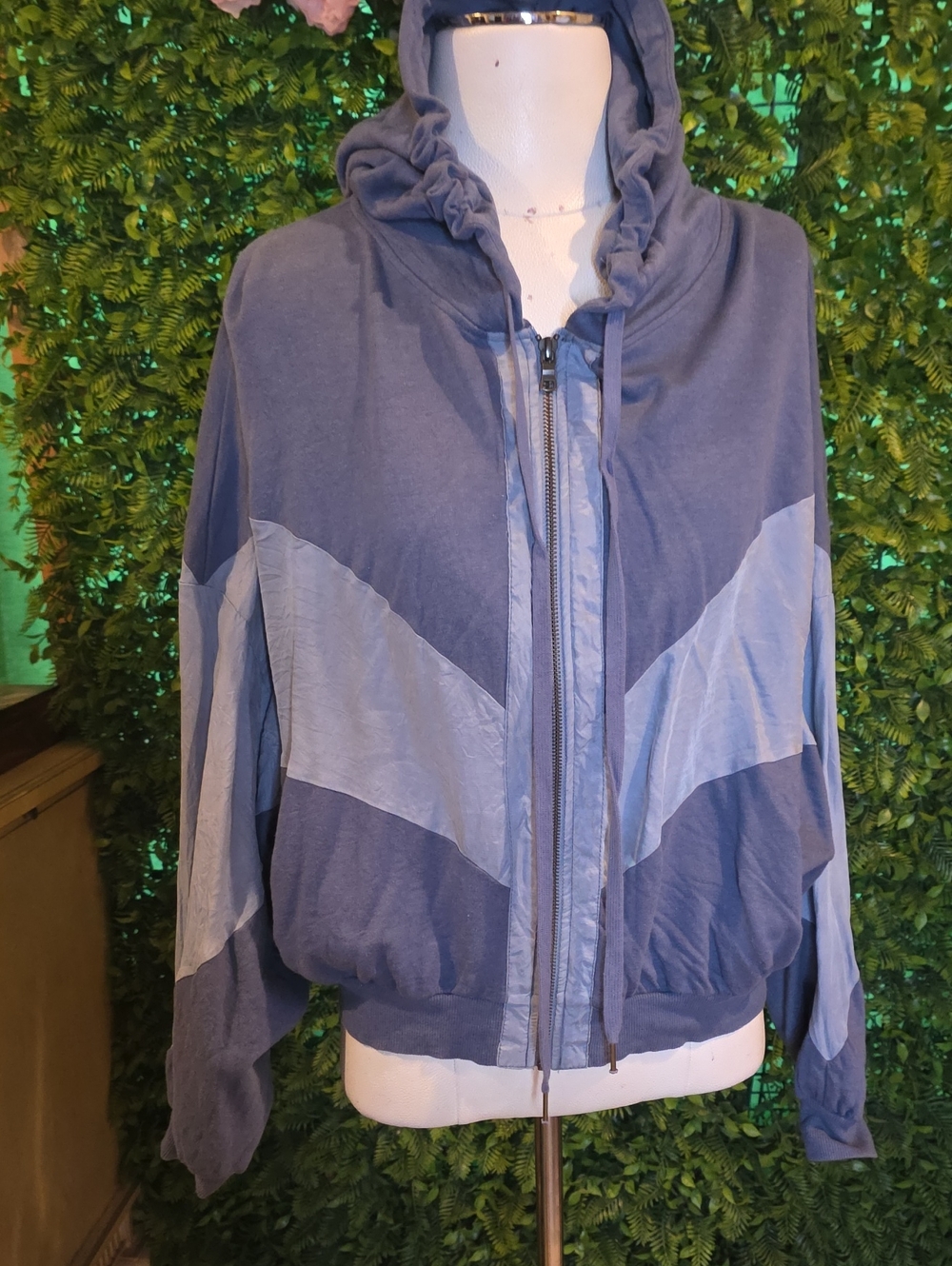 PINK Victoria's Secret Blue Chevron Hooded Zip Bomber Jacket